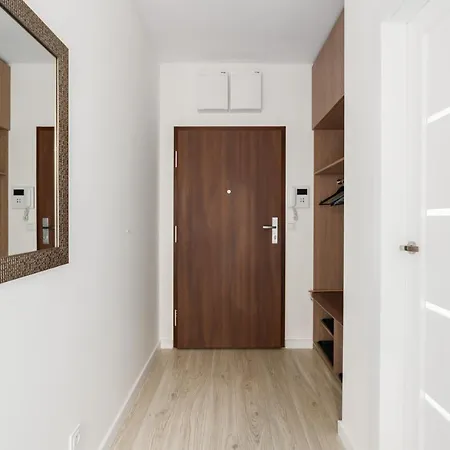 Premium Airport By Renters Апартаменты *