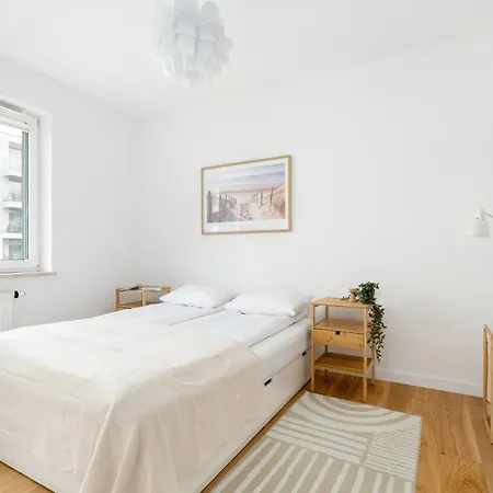 Premium Airport By Renters ポズナン