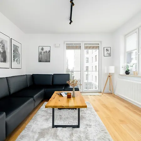 Premium Airport By Renters * ポズナン