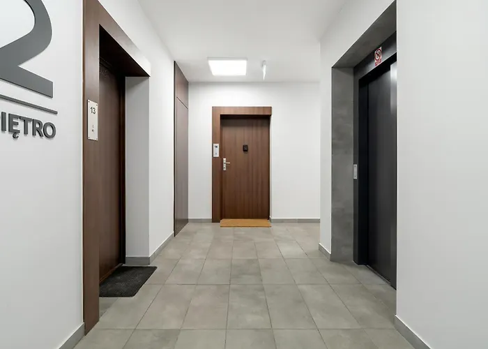 Premium Airport By Renters アパート