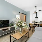 Premium Airport By Renters Apartmán