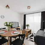 Premium Airport By Renters Апартаменты *