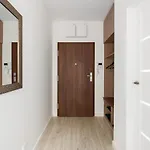 Premium Airport By Renters Апартаменты *