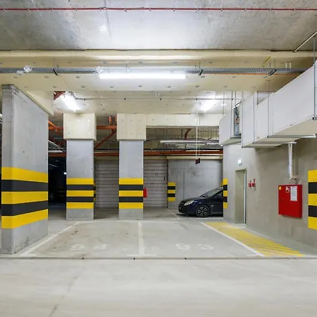 Premium Airport By Renters Poznań