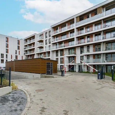 Premium Airport By Renters Appartamento Poznań