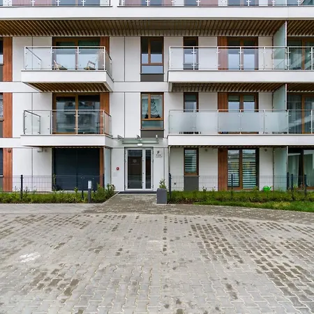 Premium Airport By Renters Appartamento Poznań