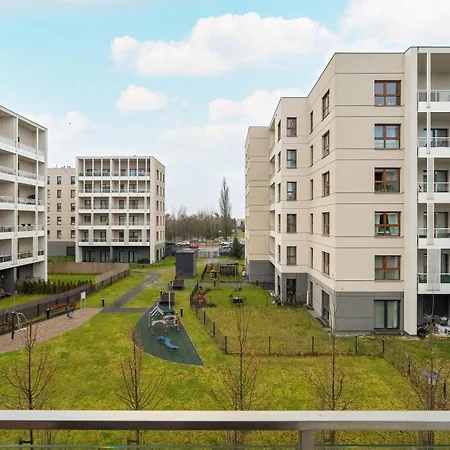 Premium Airport By Renters Appartamento Poznań